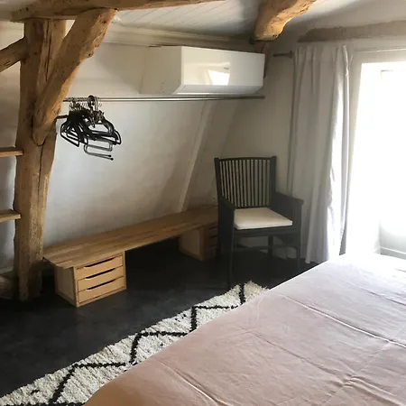 Konukevi La Serva Les Lèches